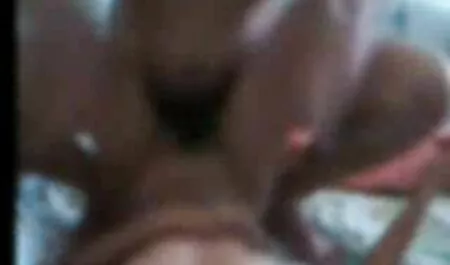 Vecina atractiva mamá, ropa, un hombre videos cortos eroticos en el baño y forzado a follar