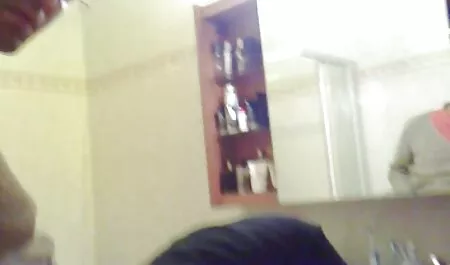 Llevó a su marido sorprendido a un nuevo apartamento y video herotico comenzó una familia.