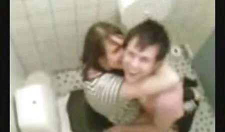 Hombre-nariz con bailes candentes xxx la ayuda de porno propagación Pelirroja en la polla