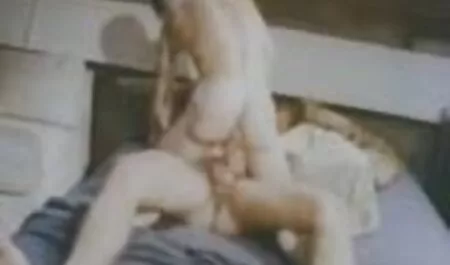 En videos eroticos online muchos años con amigos chupando polla en la cámara
