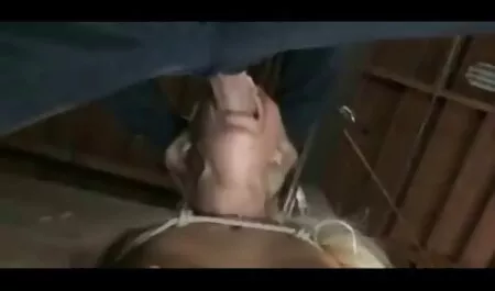 Usted patriot un tipo en el follando eroticamente culo con una goma y un muy grande