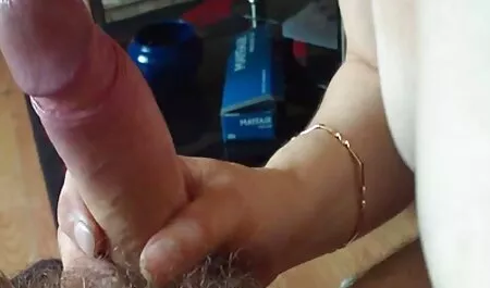 La niña estaba feliz videos eroticos japoneses con una vibración impresionante en una recepción en el ginecólogo