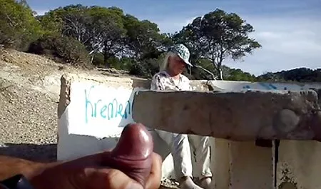Un cine erótico xxx hombre negro plantado en su culo perra blanca