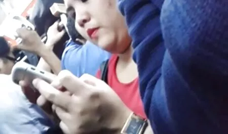 Curiosamente, una chica hermosa, para los acreedores de la rubias eroticas humedad