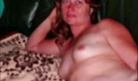 Joven videos eroticos de modelos rubia con grandes tetas Perrito