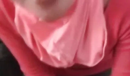 Entro en la sala video erotico japonesas de masajes y accidentalmente tengo sexo con el masajista