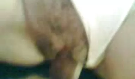 Un buen papá quema a su hija que es rubia con consolador y besos muy grandes xx eroticos