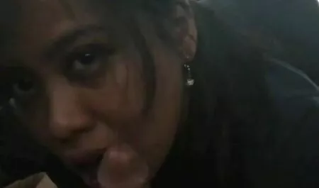 Esposa cuidadosamente chupa polla de un miembro videos eroticos publicos de su marido,